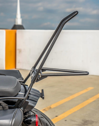 Iron Born Blade 25" Sissy bar with Foldable Luggage Rack para 2025+ Indian Sport Scout Matte Black