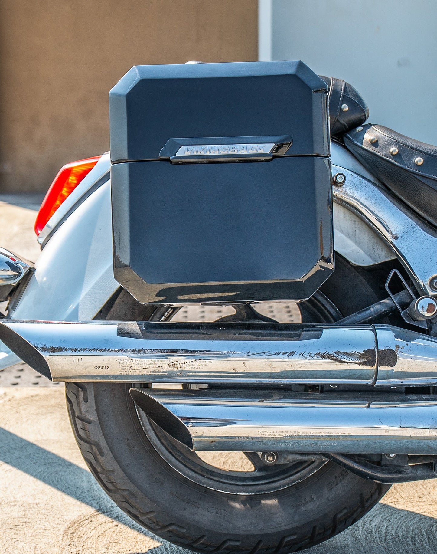 15L - Outlaw Quick Mount Medium Suzuki Boulevard C50 VL800 Painted Hard Solo Alforja (Right Only)