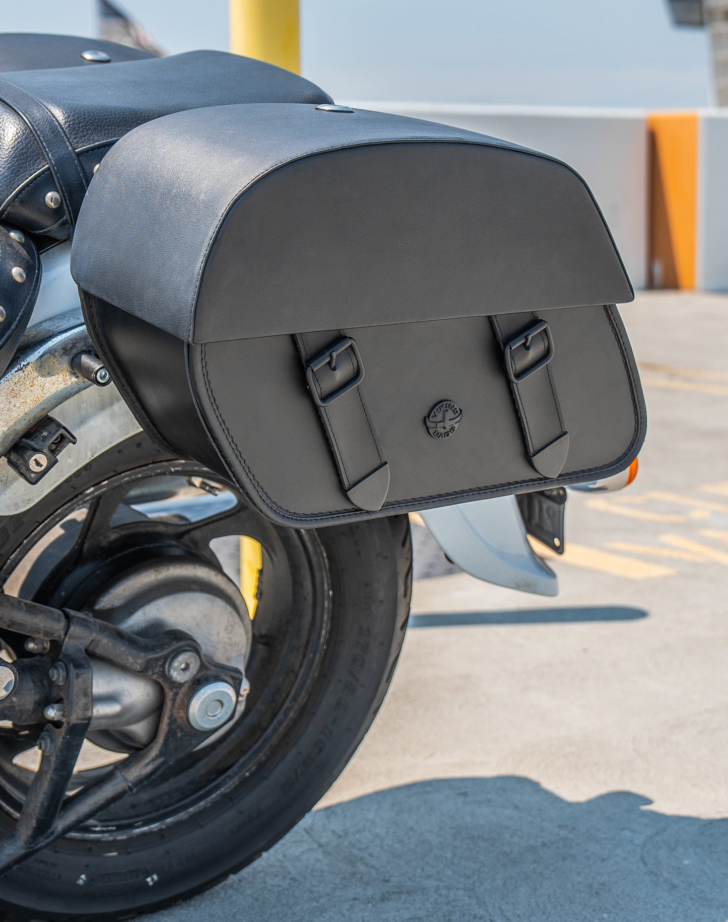 28L - Baelor Medium Quick Mount Suzuki Boulevard C50 VL800 Motocicleta Alforjas