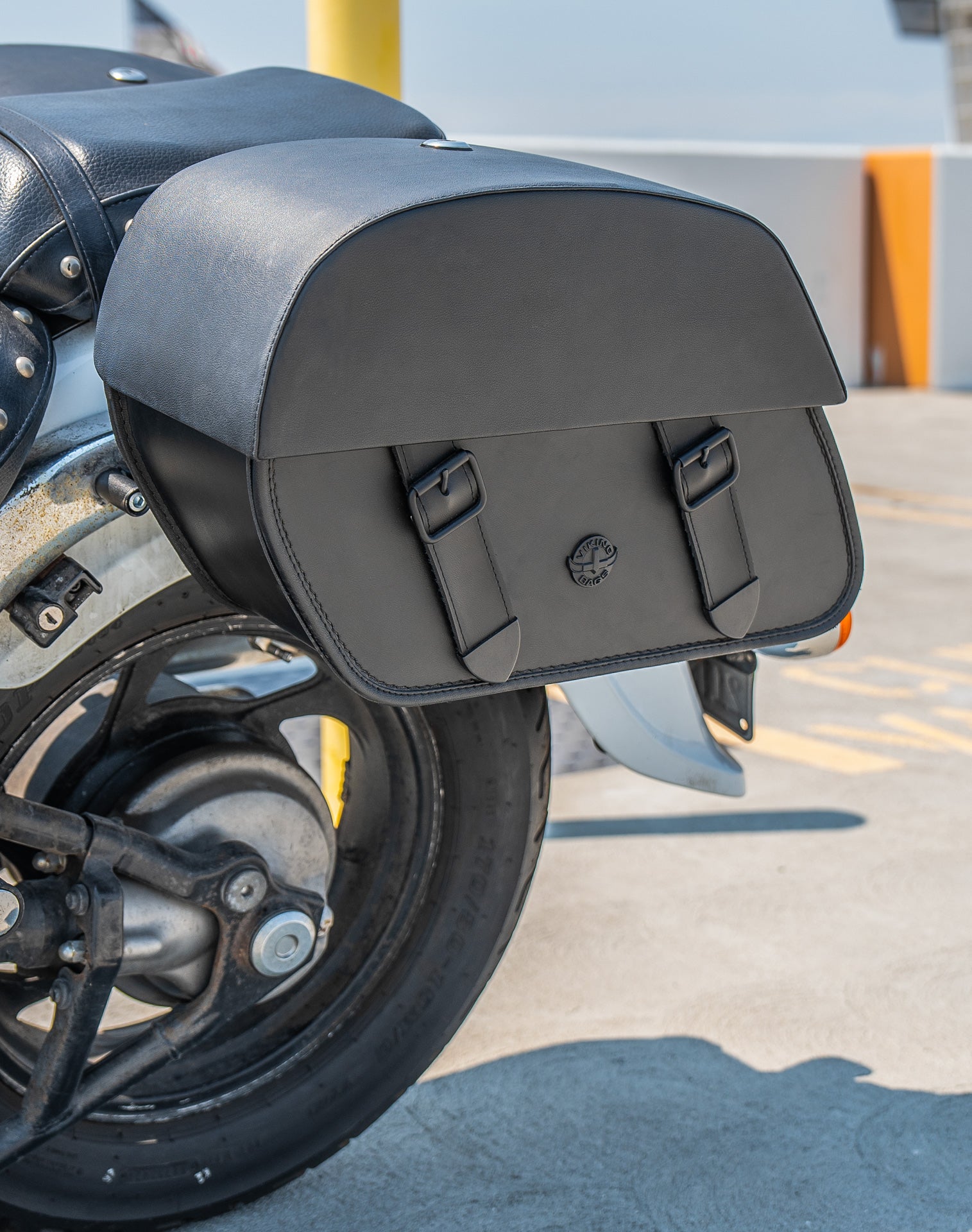 28L - Baelor Medium Quick Mount Suzuki Boulevard C50 VL800 Motocicleta Alforjas