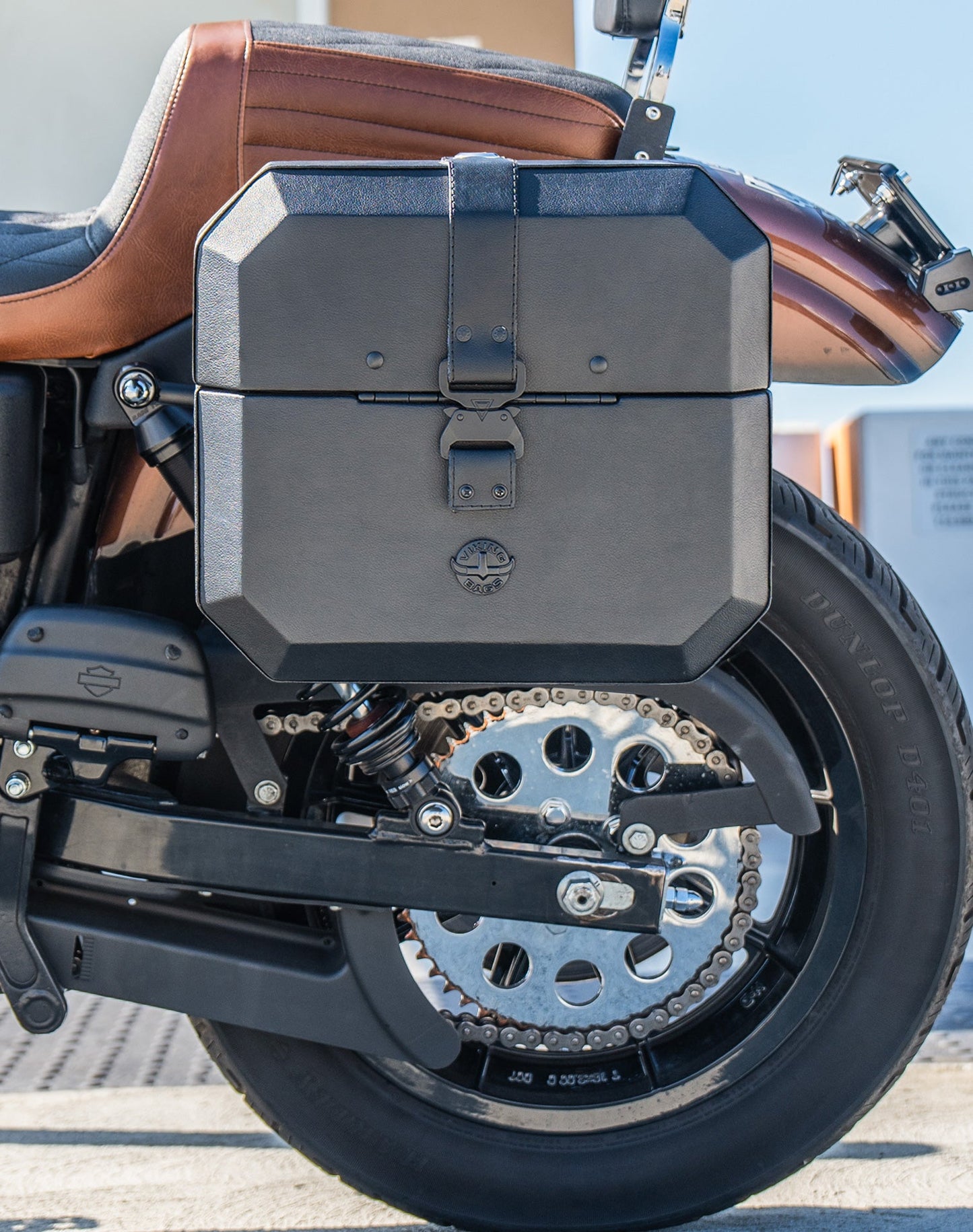 20L - Outlaw Quick-Mount Small Leather Wrapped Hard Alforjas para Harley Dyna Super Glide Custom FXDC/I