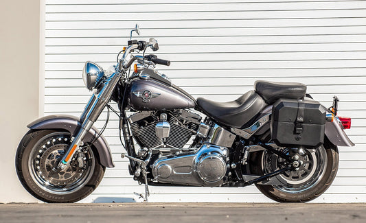 20L - Outlaw Quick-Mount Small Leather Wrapped Hard Alforjas para Harley Softail Fat Boy Lo FLSTFB