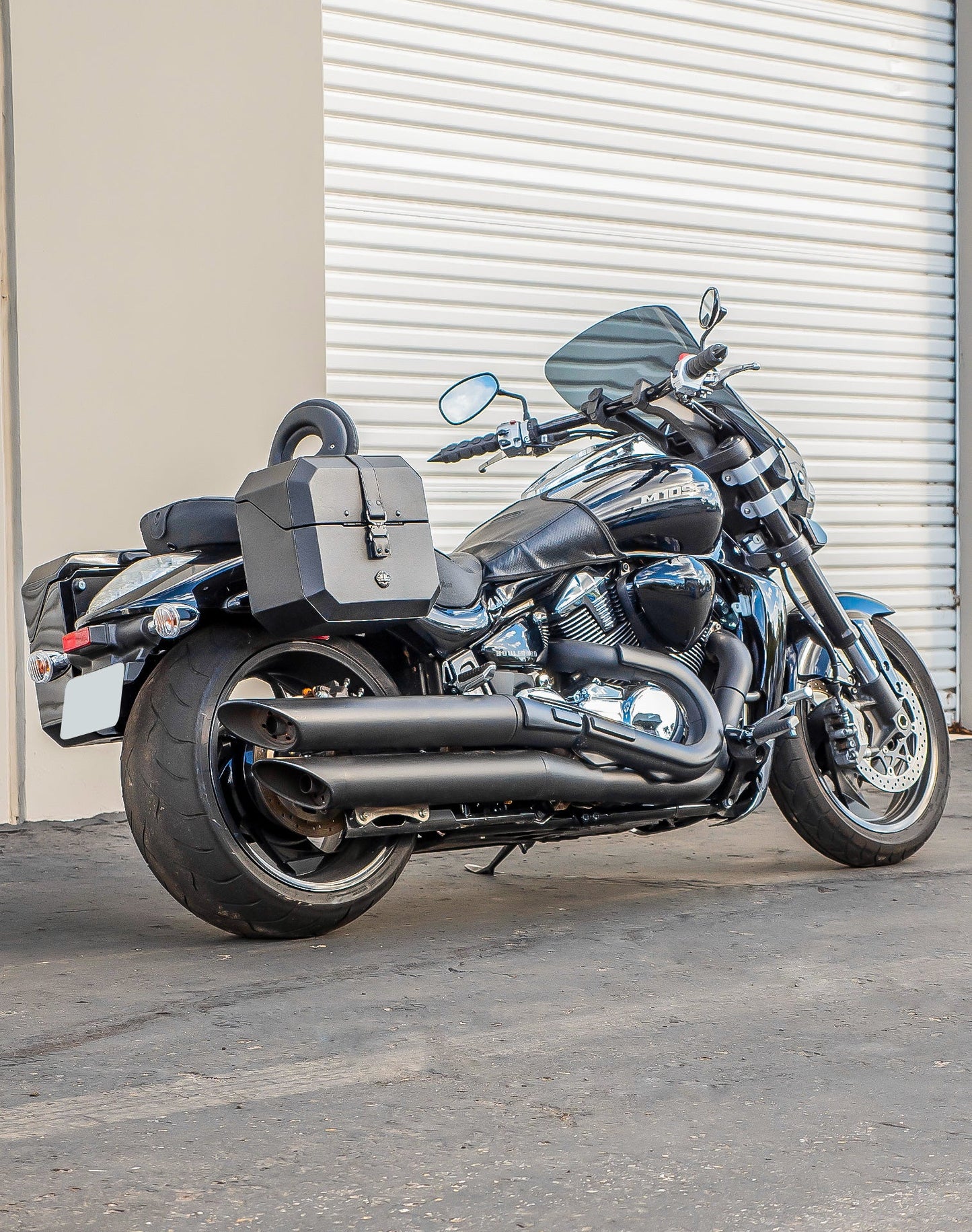 20L - Outlaw Quick-Mount Small Suzuki Boulevard M109 VZR1800 Leather Wrapped Hard Alforjas