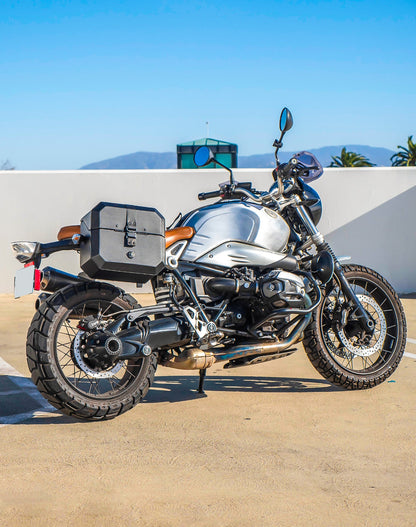 20L - Outlaw Quick-Mount Small BMW R nineT Pure/Racer/GS Leather Wrapped Hard Alforjas
