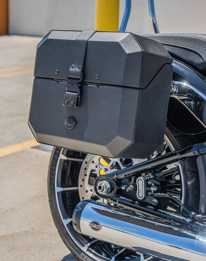 20L - Outlaw Quick-Mount Small Harley Softail Breakout FXBR/S Leather Wrapped Hard Alforjas
