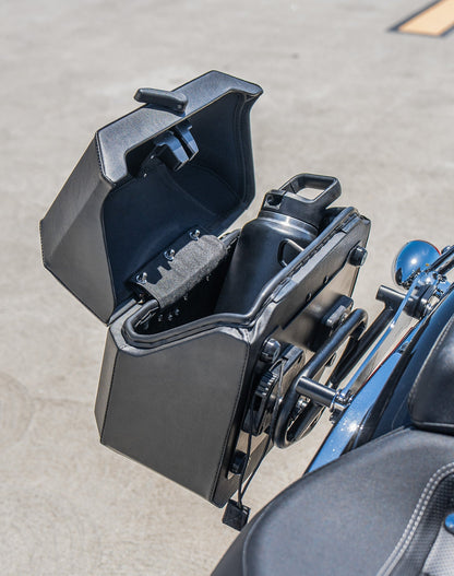 20L - Outlaw Quick-Mount Small Harley Softail Breakout FXBR/S Leather Wrapped Hard Alforjas