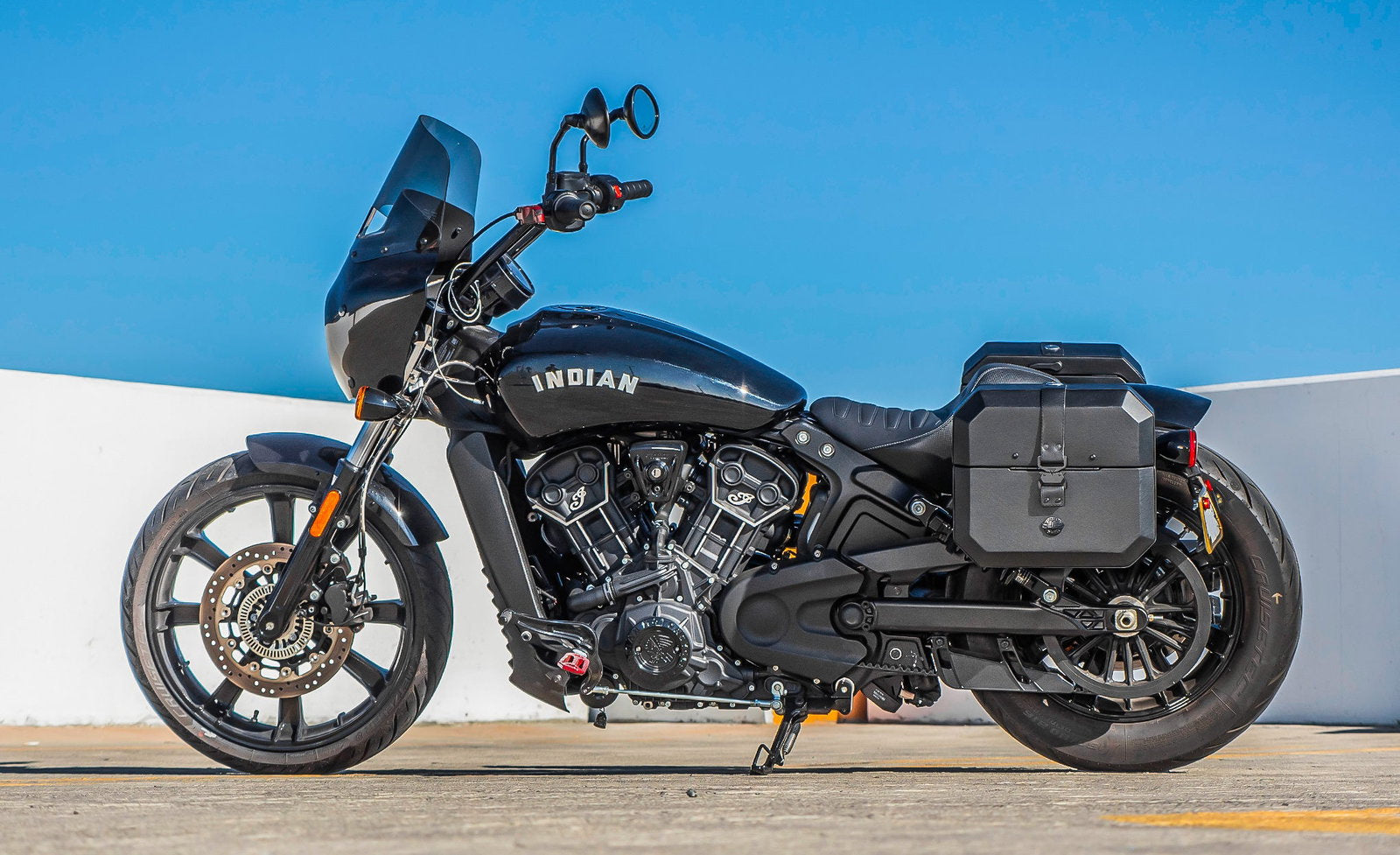 20L - Outlaw Quick-Mount Small Indian Scout Bobber Leather Wrapped Hard Alforjas