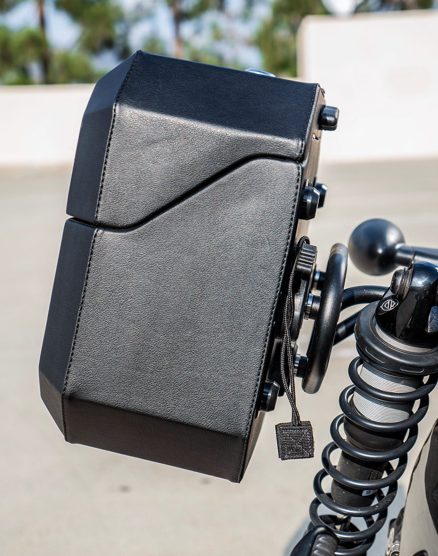 20L - Outlaw Quick-Mount Small Harley Dyna Wide Glide FXDWG Leather Wrapped Hard Alforjas