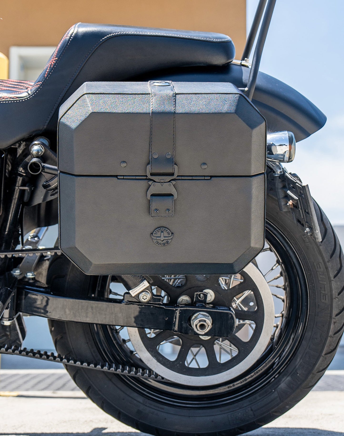 20L - Outlaw Quick-Mount Small Harley Dyna Street Bob FXDB Leather Wrapped Hard Alforjas