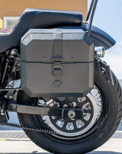 20L - Outlaw Quick-Mount Small Harley Dyna Street Bob FXDB Leather Wrapped Hard Alforjas