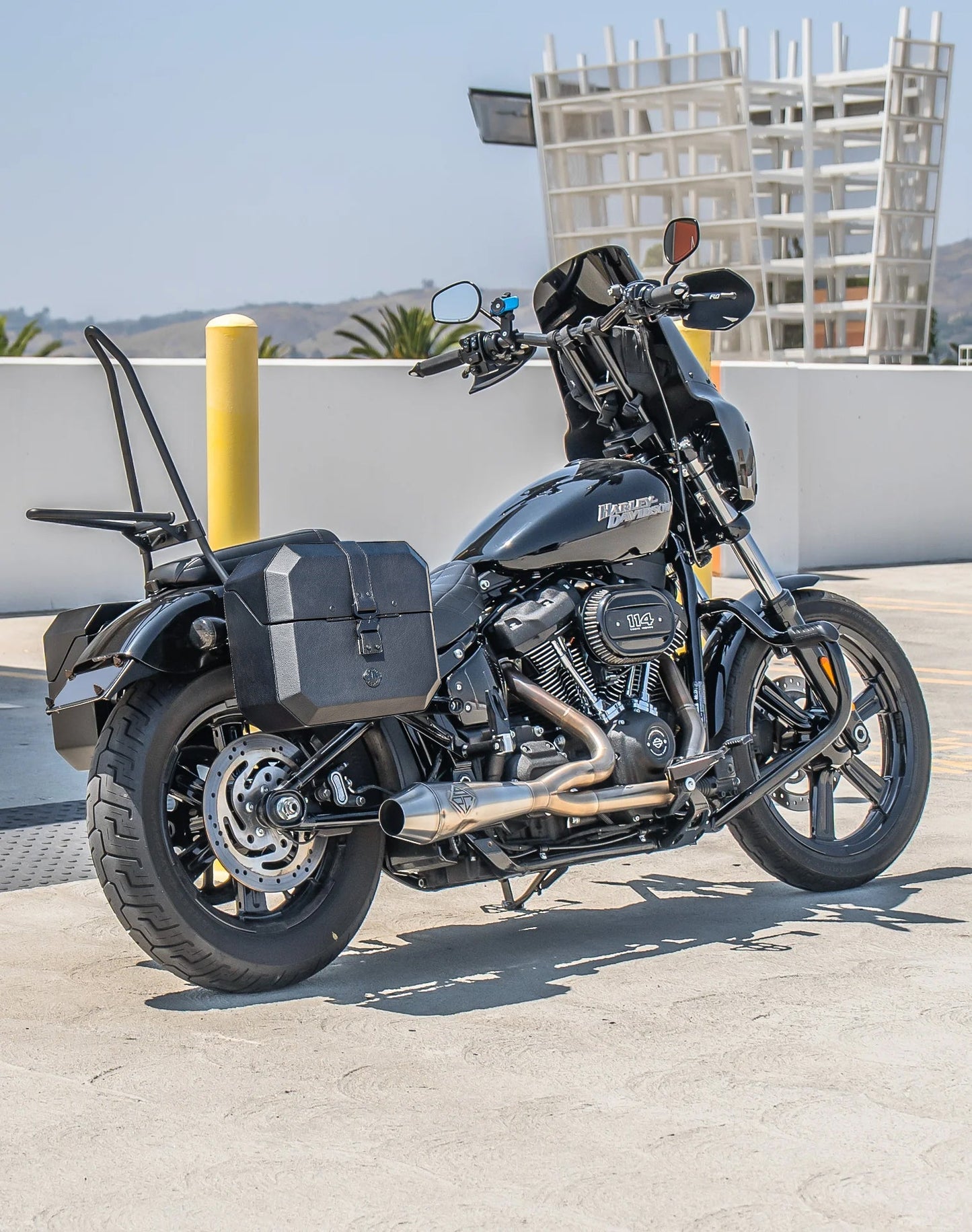 20L - Outlaw Quick-Mount Small Harley Softail Street Bob Leather Wrapped Hard Alforjas