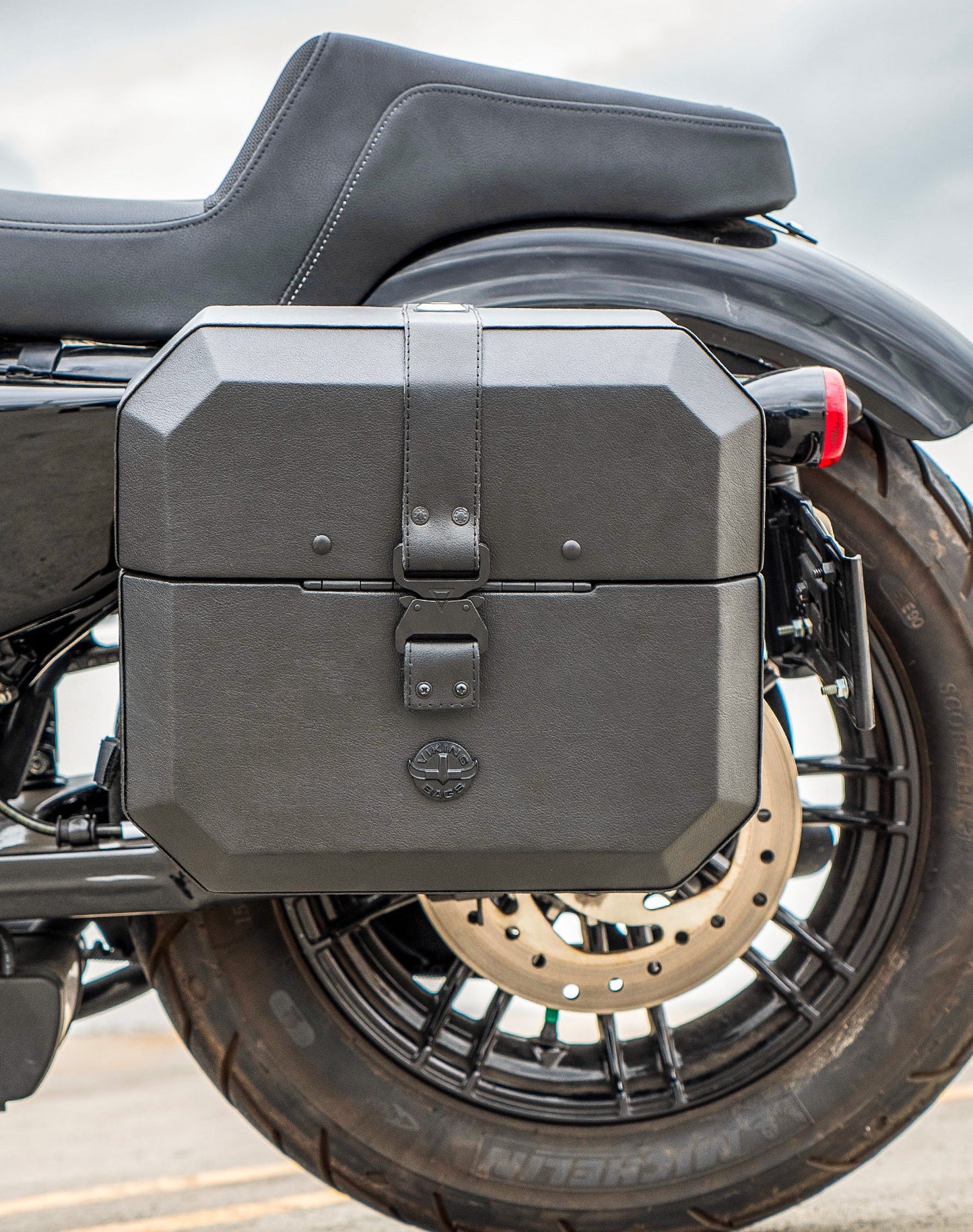 20L - Outlaw Quick-Mount Small Harley Sportster Forty Eight 48 XL1200X Leather Wrapped Hard Alforjas