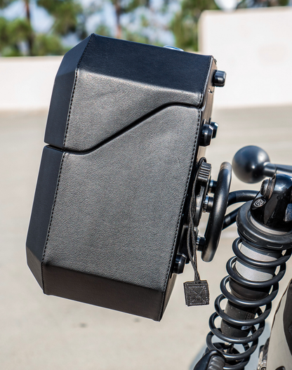 20L - Outlaw Quick-Mount Small Harley Sportster 883 Iron XL883N Leather Wrapped Hard Alforjas