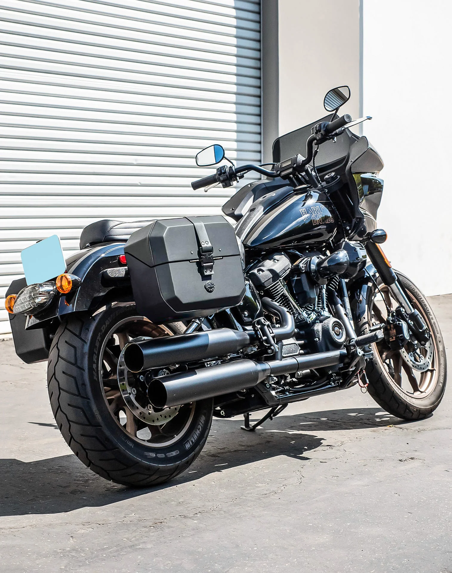 20L - Outlaw Quick-Mount Small Harley Softail Low Rider ST Leather Wrapped Hard Alforjas