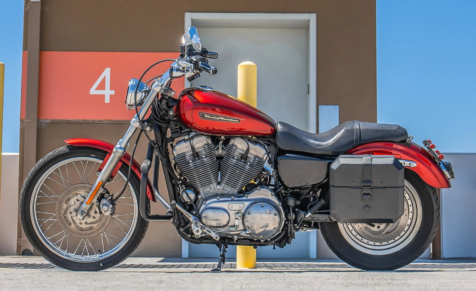 20L - Outlaw Quick-Mount Small Harley Sportster 883 Custom XL883C Leather Wrapped Hard Alforjas
