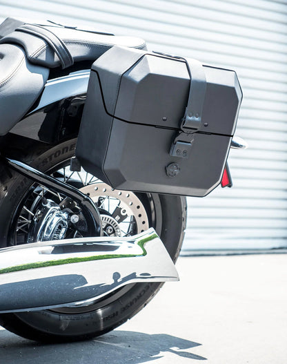 20L - Outlaw Quick-Mount Small BMW R18 Leather Wrapped Hard Alforjas