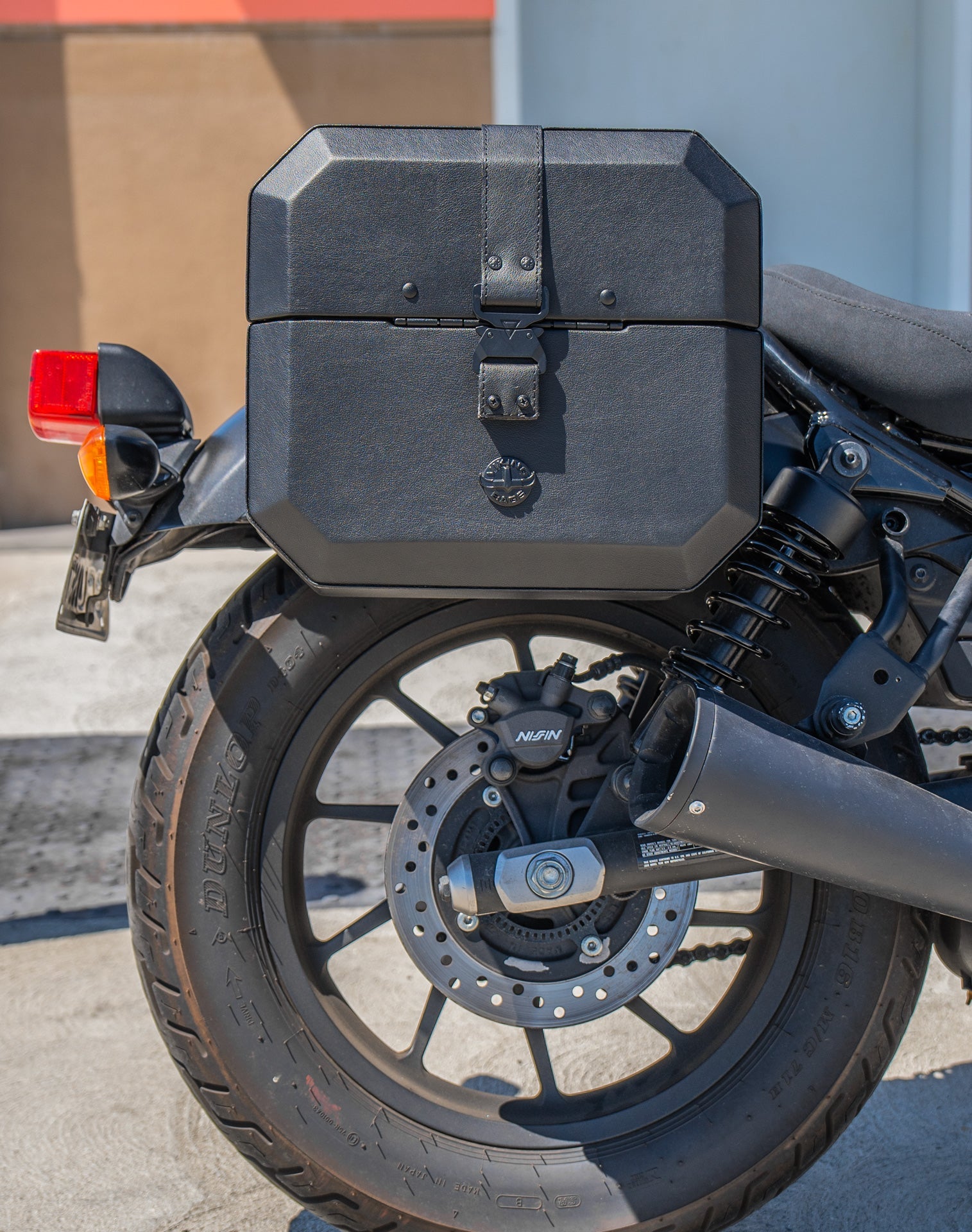 20L - Outlaw Quick-Mount Small Honda Rebel 500 Leather Wrapped Hard Alforjas