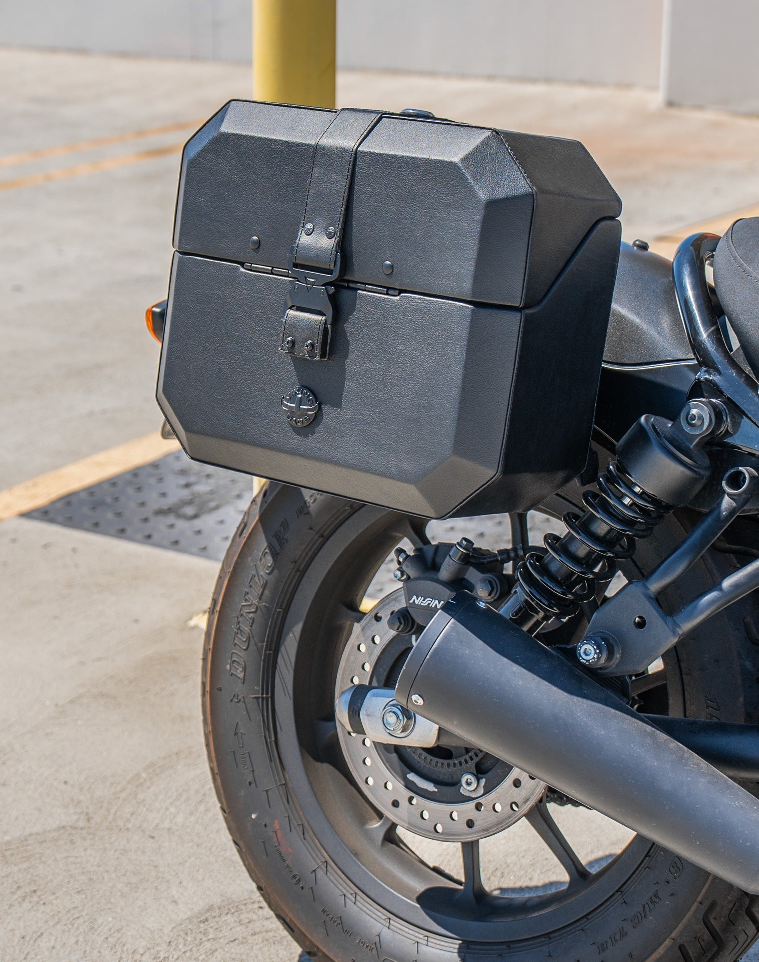 20L - Outlaw Quick-Mount Small Honda Rebel 500 Leather Wrapped Hard Alforjas