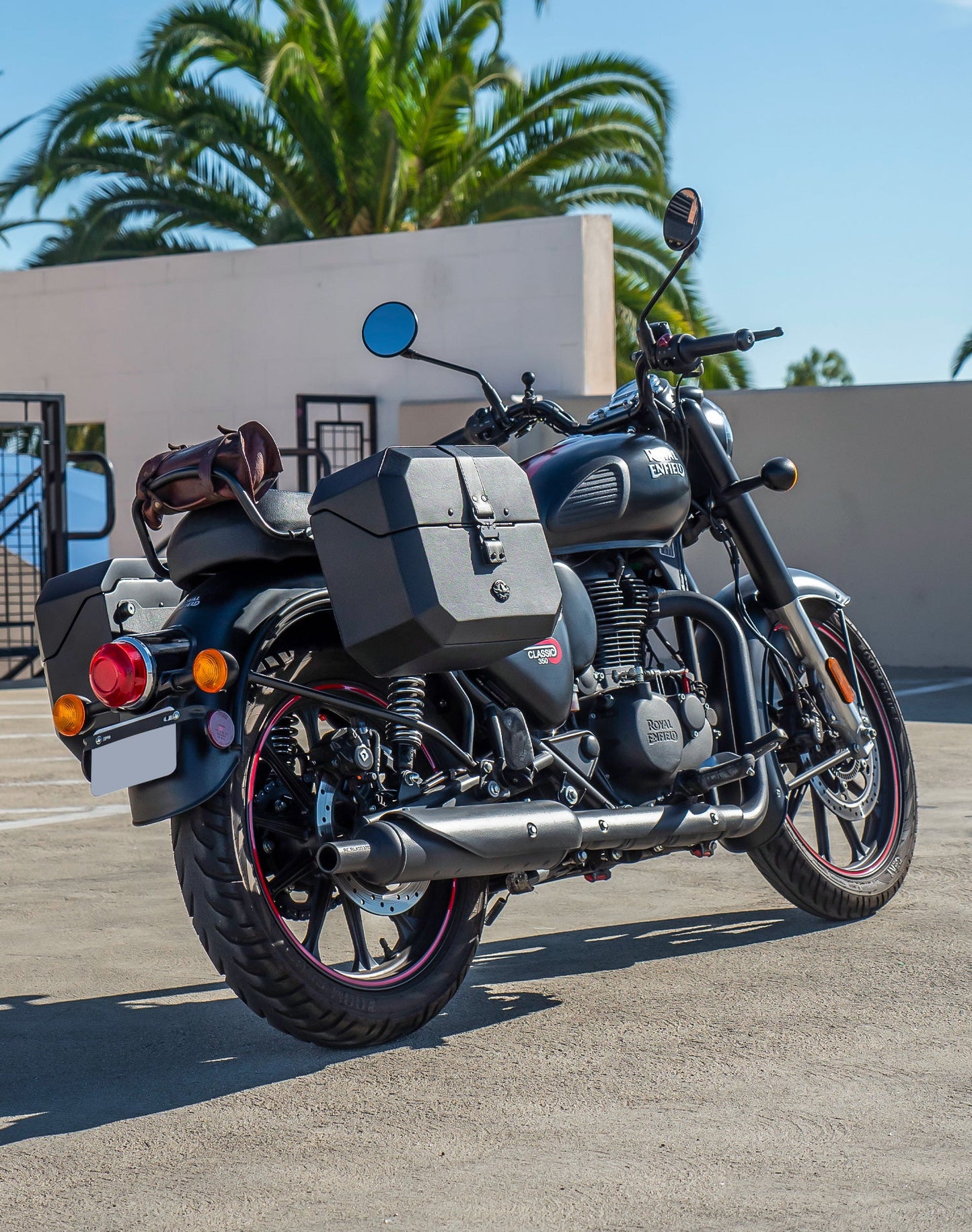 20L - Outlaw Quick-Mount Small Royal Enfield Classic 350 Leather Wrapped Hard Alforjas