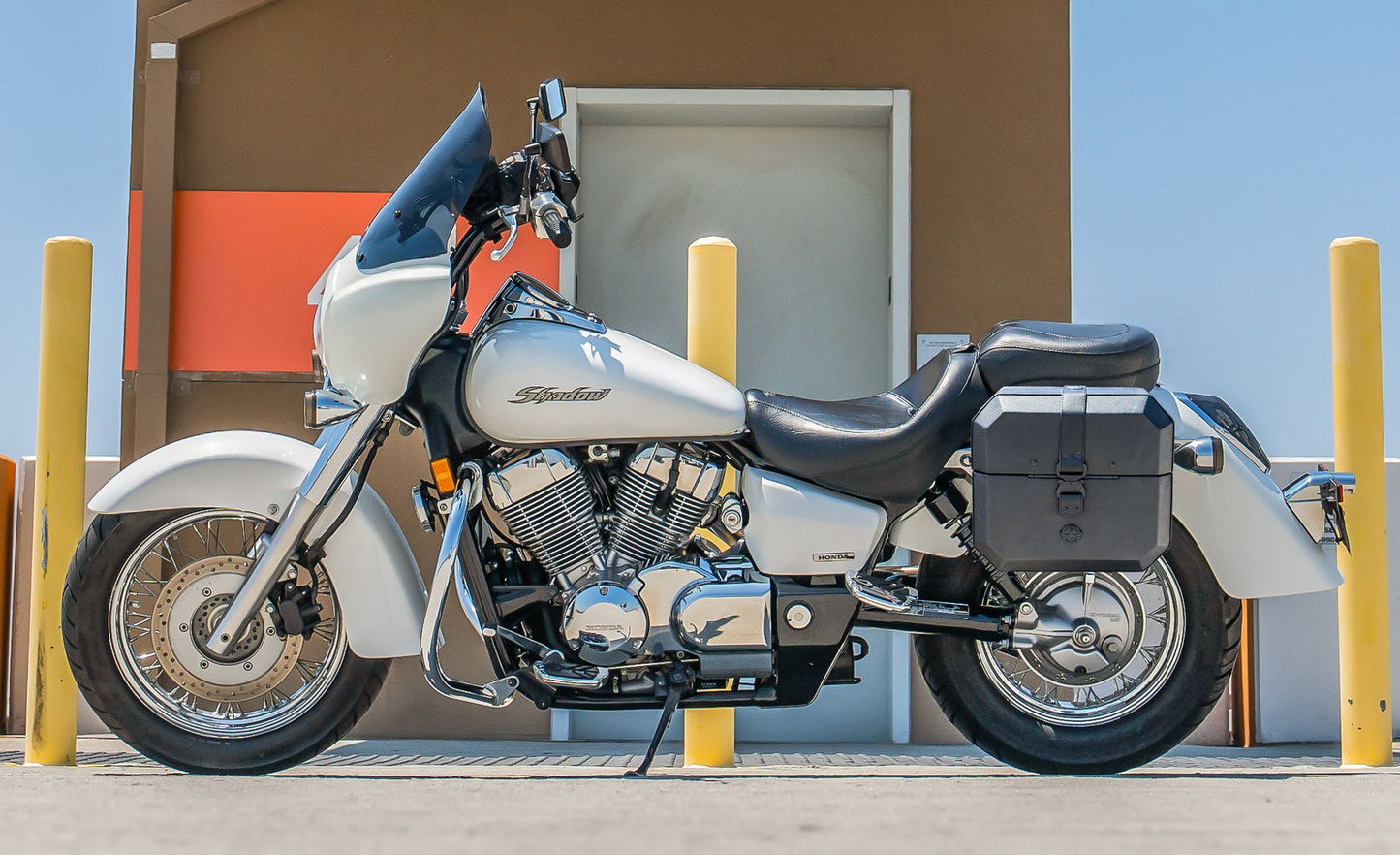 20L - Outlaw Quick-Mount Small Honda 750 Shadow Aero Leather Wrapped Hard Alforjas