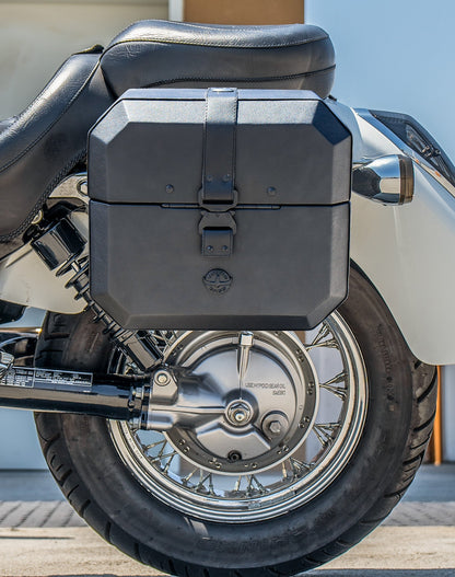 20L - Outlaw Quick-Mount Small Honda 750 Shadow Aero Leather Wrapped Hard Alforjas