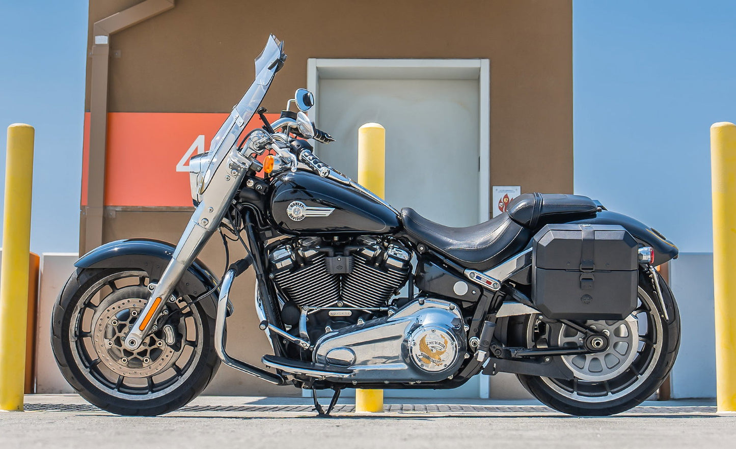 20L - Outlaw Quick-Mount Small Harley Softail Fat Boy FLFB/S Leather Wrapped Hard Alforjas