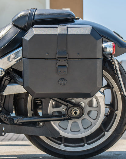 20L - Outlaw Quick-Mount Small Harley Softail Fat Boy FLFB/S Leather Wrapped Hard Alforjas