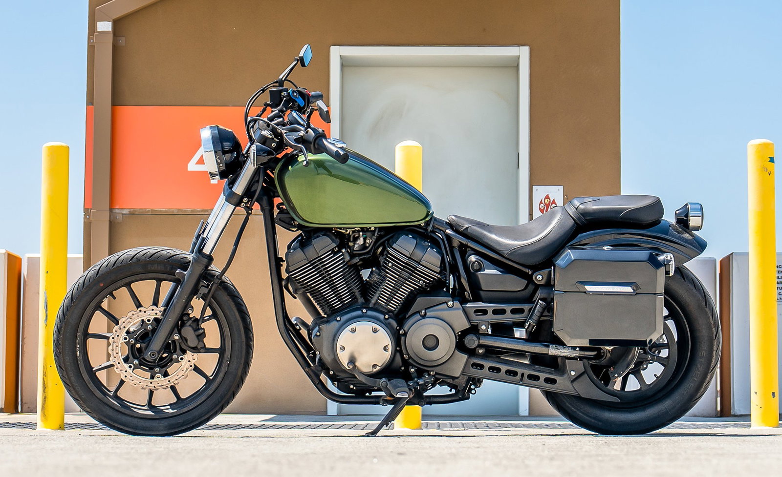 20L - Outlaw Quick-Mount Small Yamaha Bolt Specific Painted Hard Alforjas