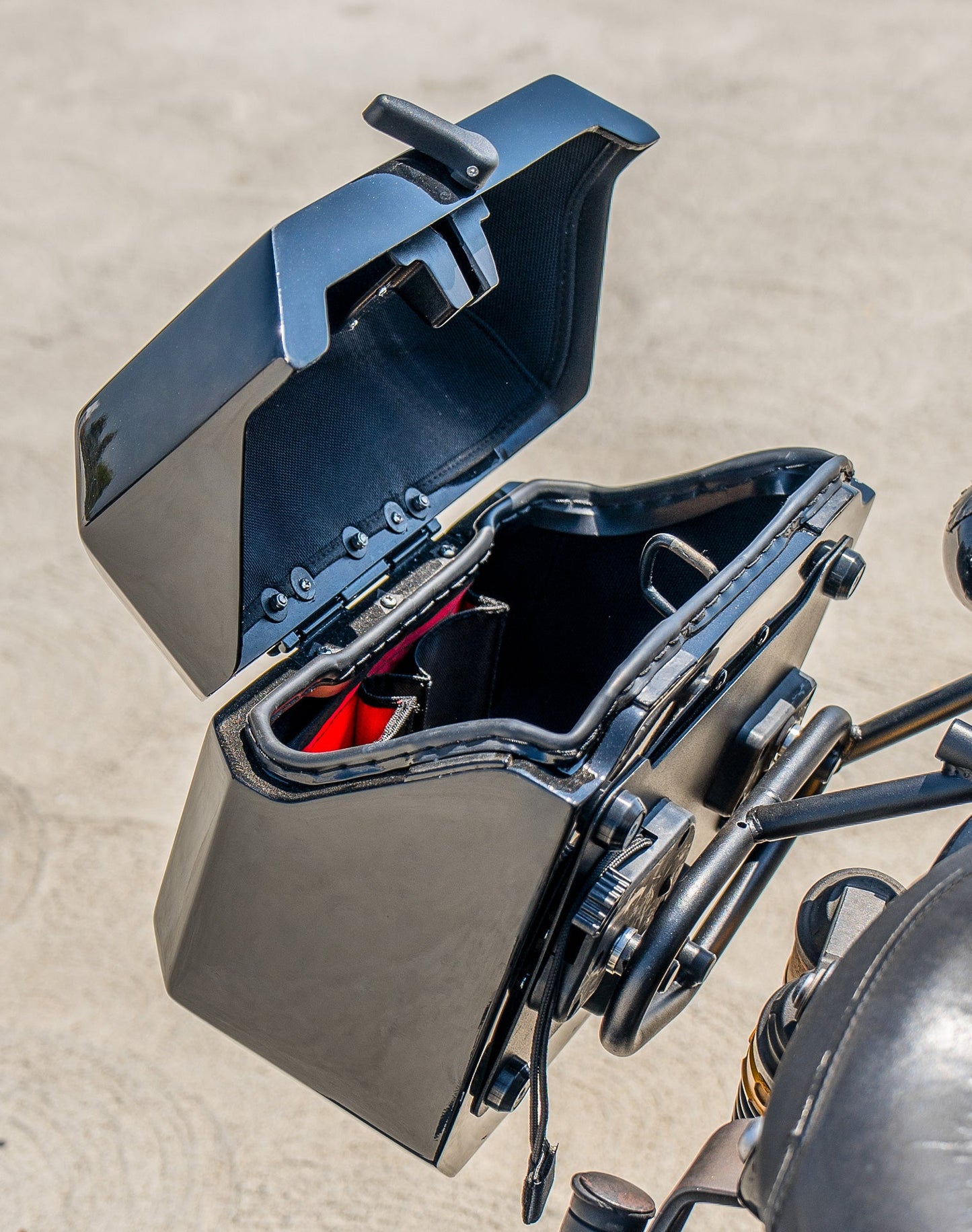 20L - Outlaw Quick-Mount Small Yamaha Bolt Specific Painted Hard Alforjas