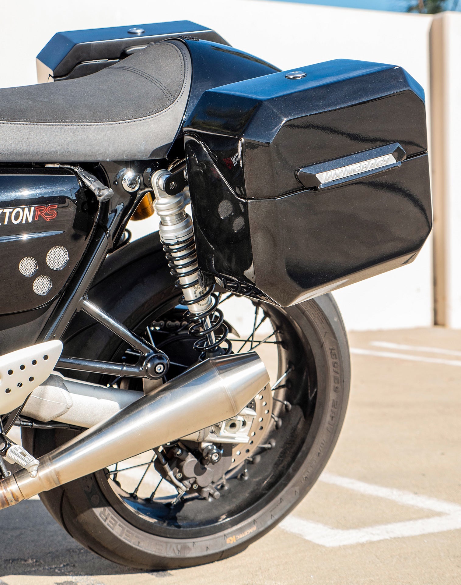 20L - Outlaw Quick-Mount Small Triumph Thruxton RS Painted Hard Alforjas