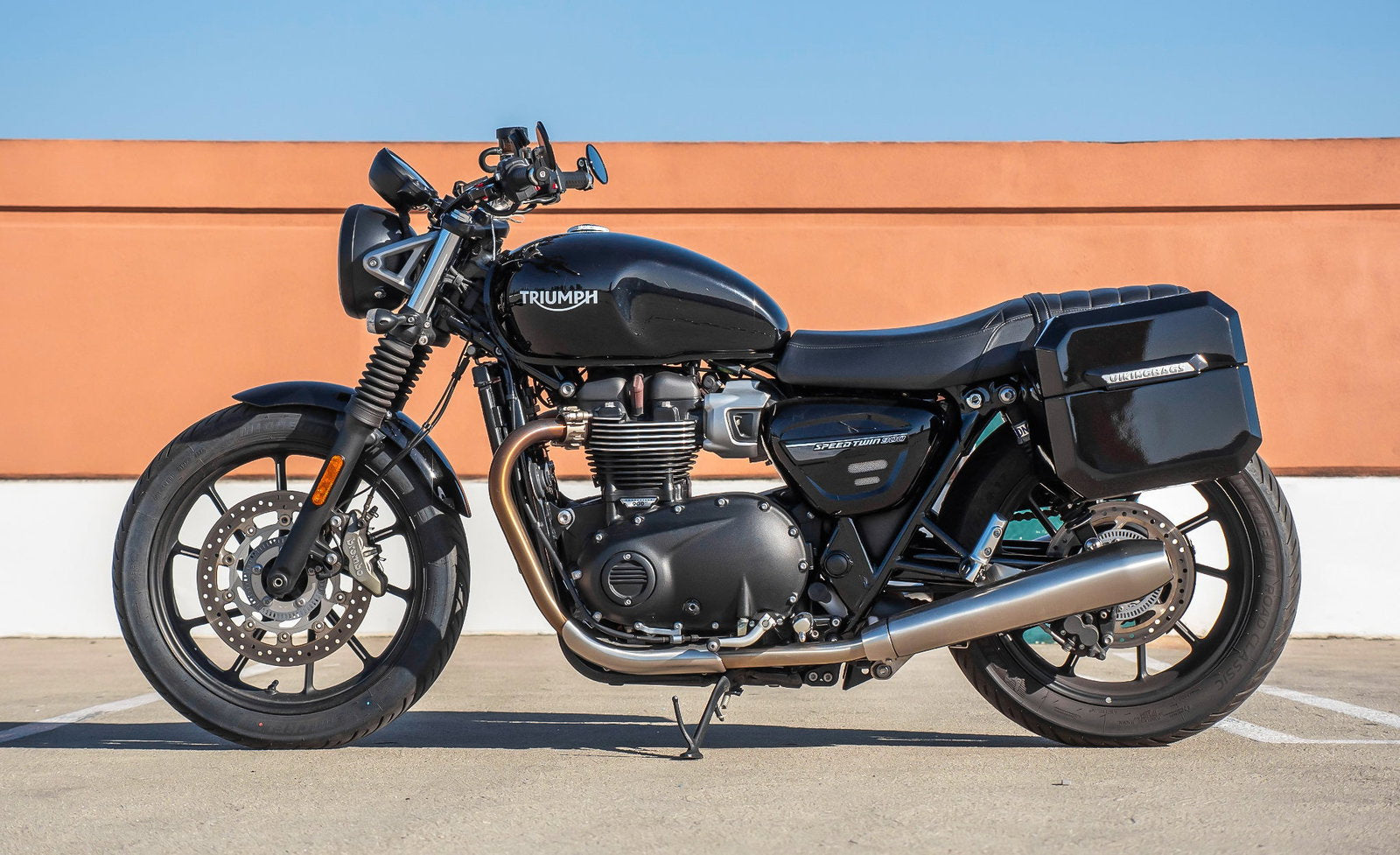 20L - Outlaw Quick-Mount Small Triumph Speed Twin 900 Painted Hard Alforjas