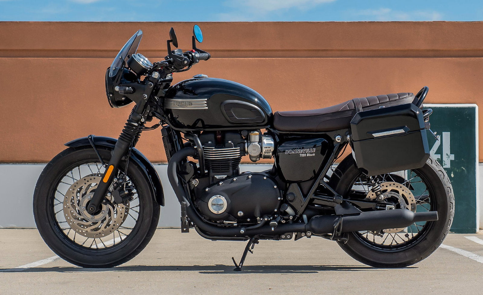 20L - Outlaw Quick-Mount Small Triumph Bonneville T100 Painted Hard Alforjas