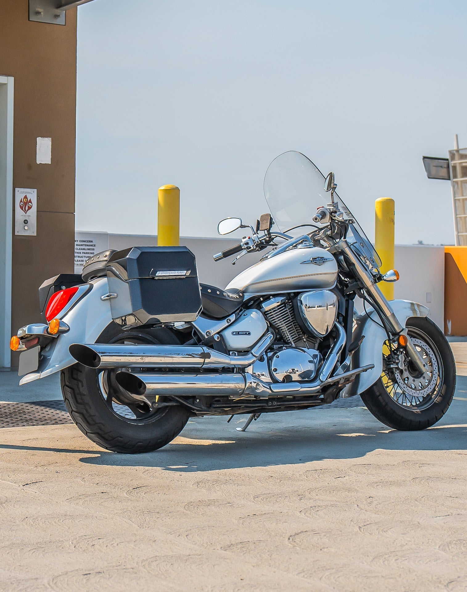 20L - Outlaw Quick-Mount Small Suzuki Boulevard C50 VL800 Painted Hard Alforjas