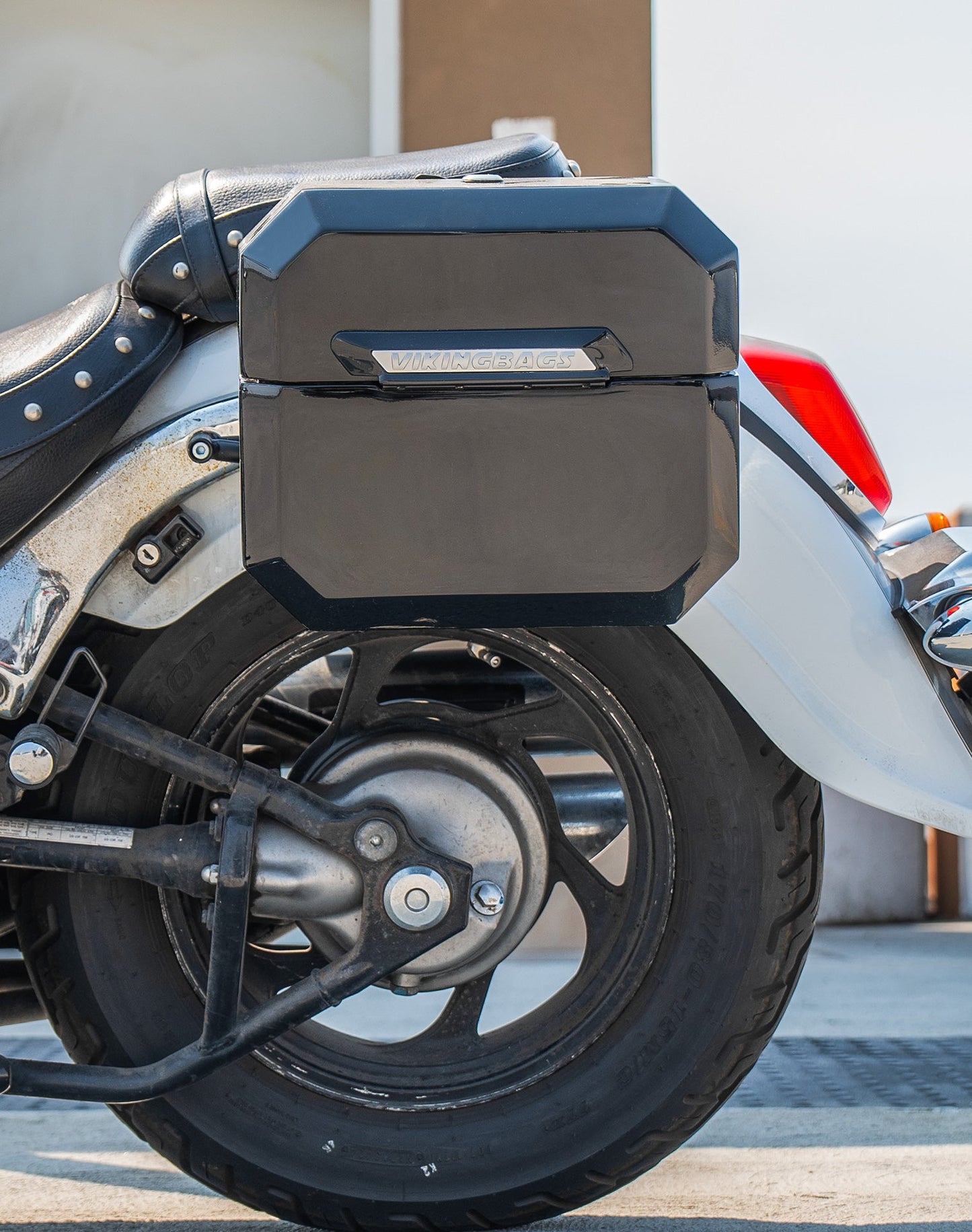 20L - Outlaw Quick-Mount Small Suzuki Boulevard C50 VL800 Painted Hard Alforjas