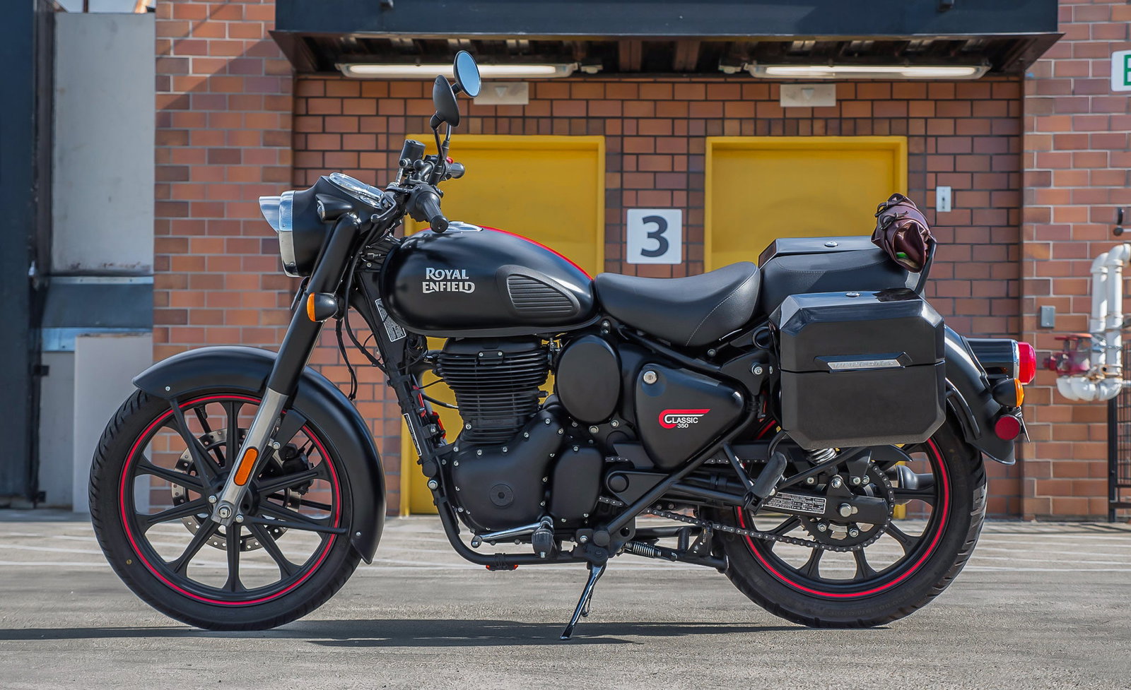 20L - Outlaw Quick-Mount Small Royal Enfield Classic 350 Painted Hard Alforjas