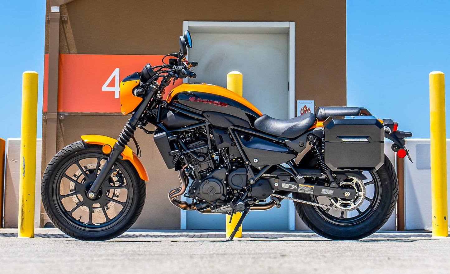 20L - Outlaw Quick-Mount Small Kawasaki Eliminator 450 Painted Hard Alforjas