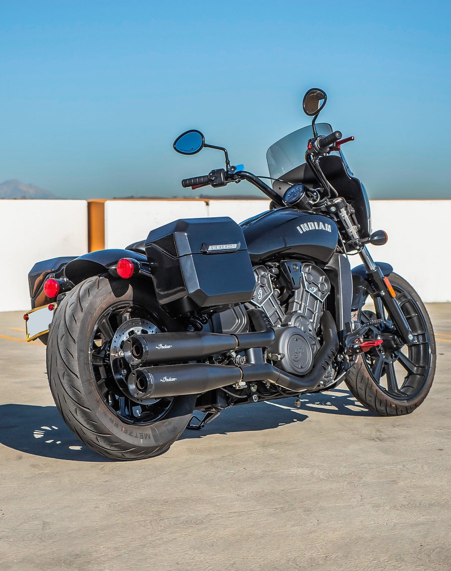 20L - Outlaw Quick-Mount Small Indian Scout Bobber Painted Hard Alforjas