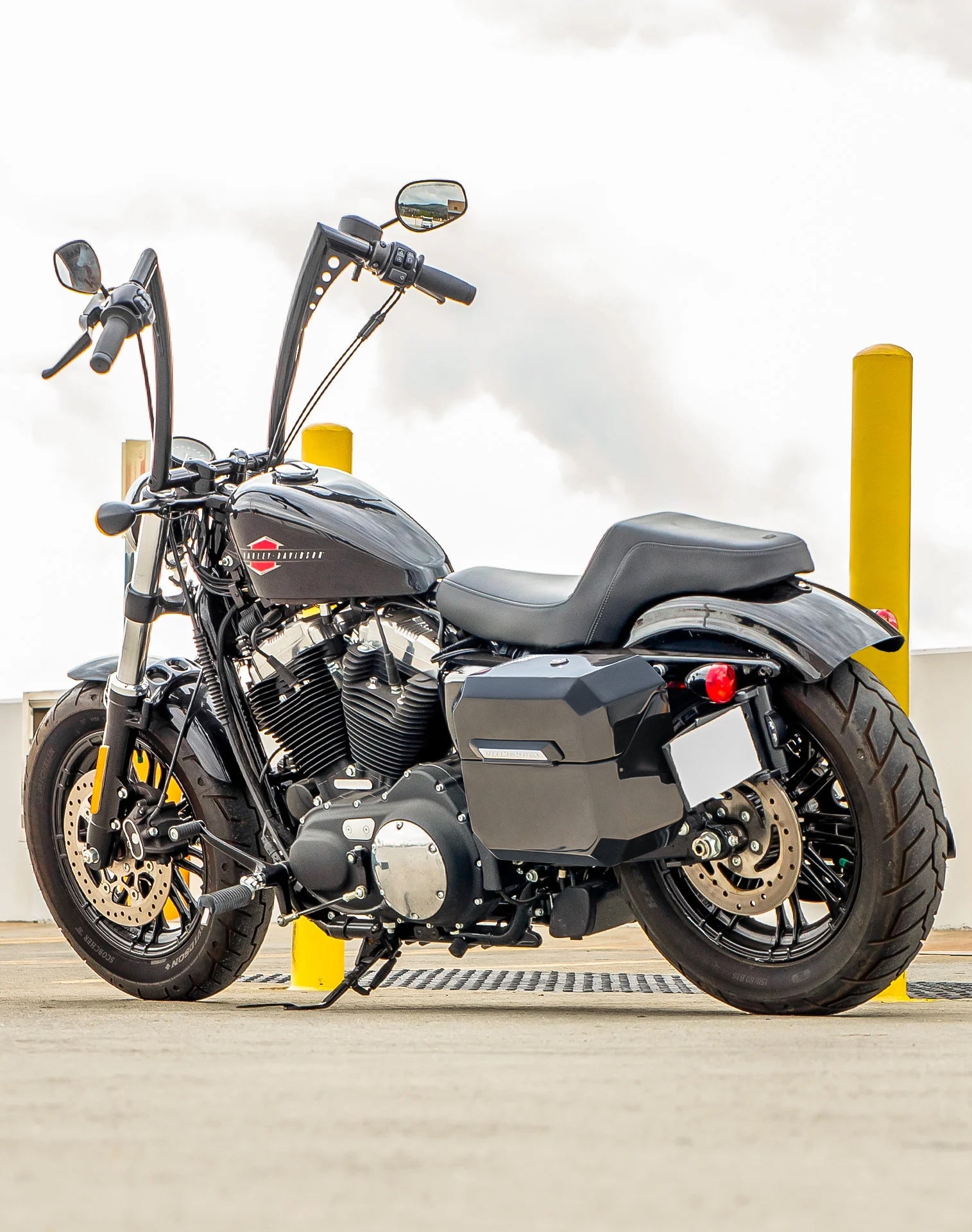 20L - Outlaw Quick-Mount Small Harley Sportster Forty Eight 48 XL1200X Painted Hard Alforjas