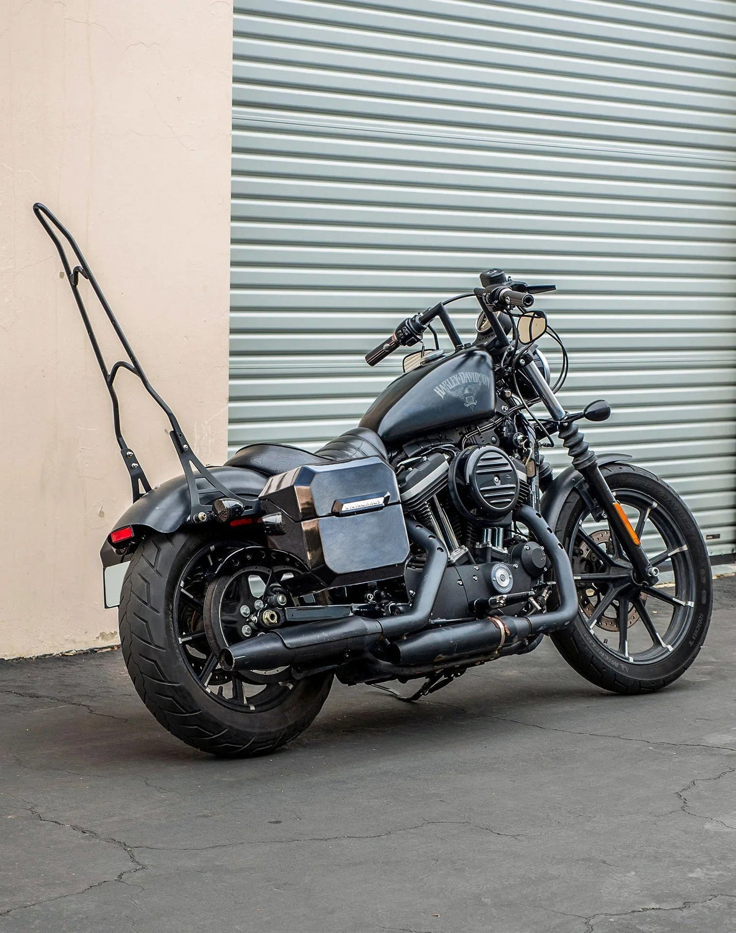 20L - Outlaw Quick-Mount Small Harley Sportster 883 Iron XL883N Painted Hard Alforjas