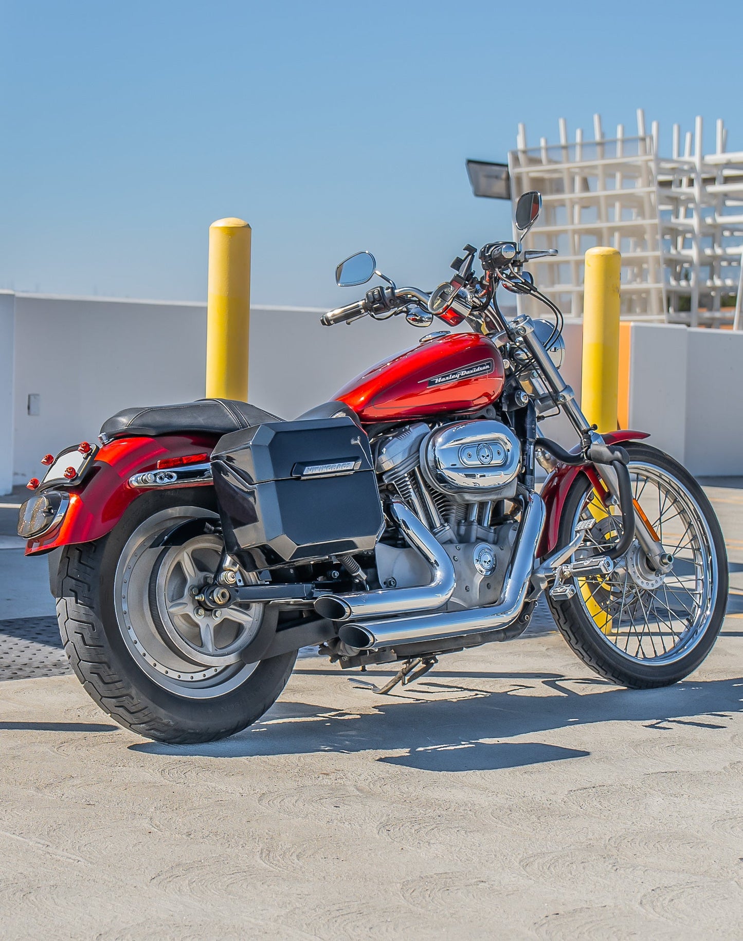 20L - Outlaw Quick-Mount Small Harley Sportster 883 Custom XL883C Painted Hard Alforjas