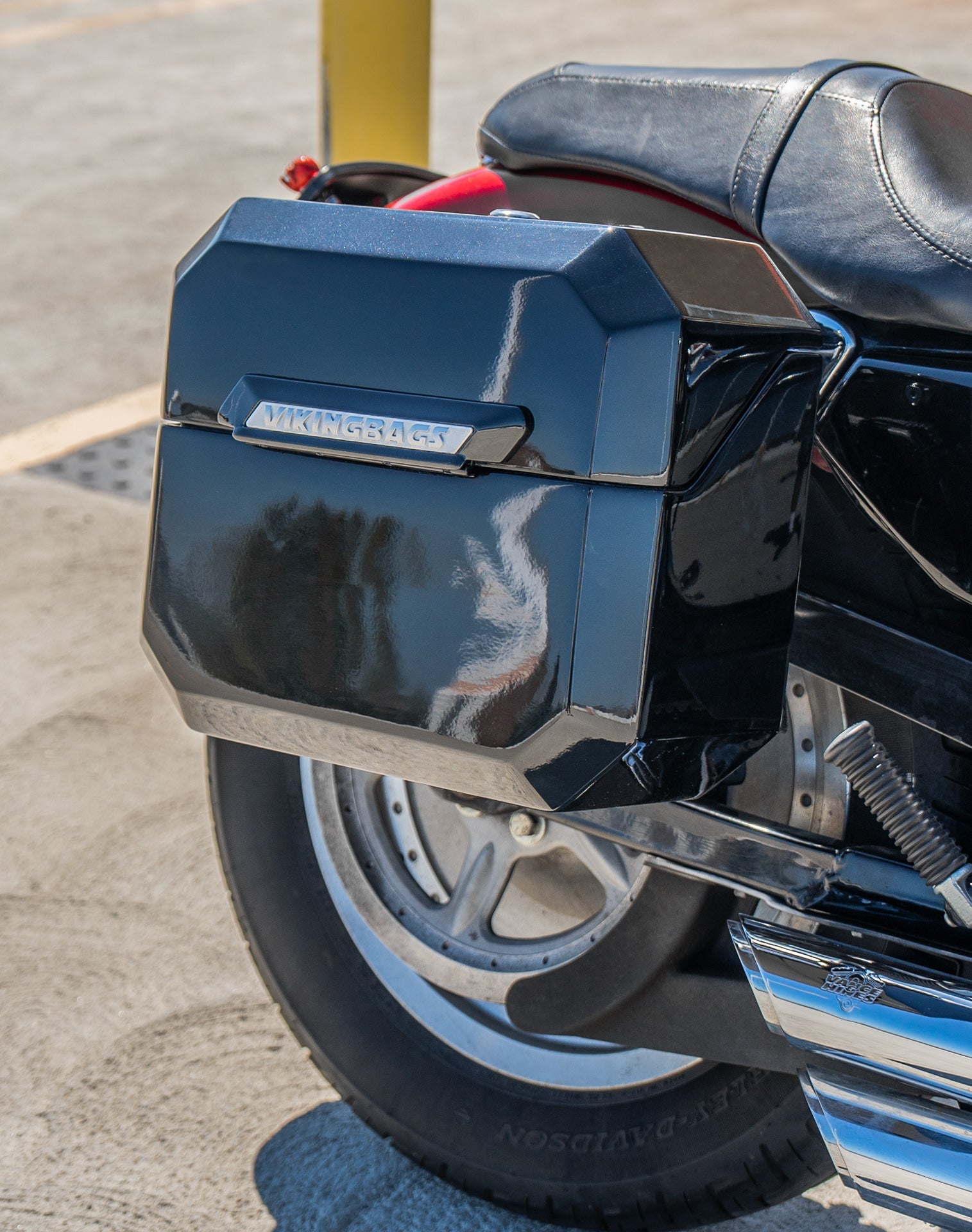 20L - Outlaw Quick-Mount Small Harley Sportster 883 Custom XL883C Painted Hard Alforjas