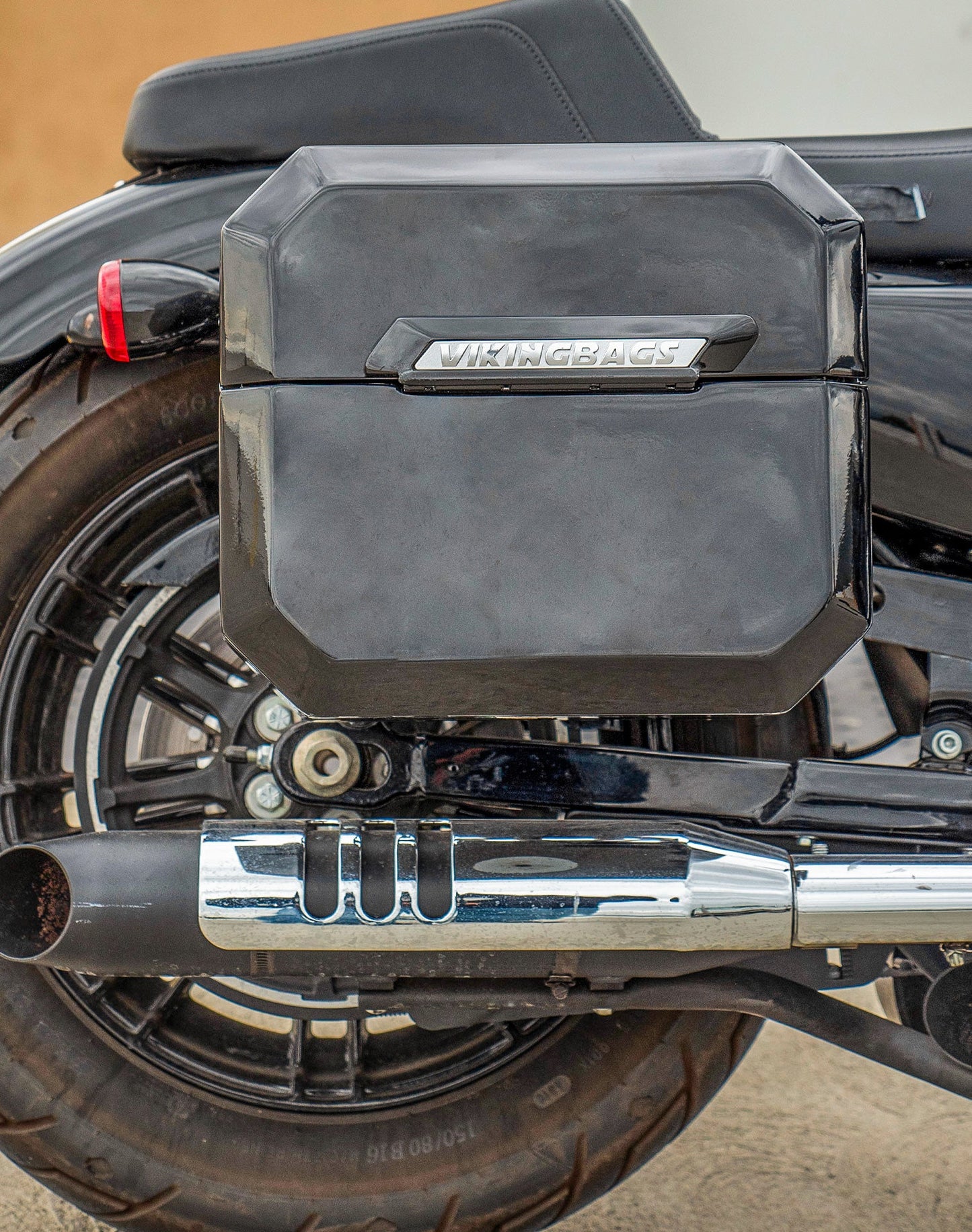 20L - Outlaw Quick-Mount Small Harley Sportster 1200 Custom XL1200C Painted Hard Alforjas