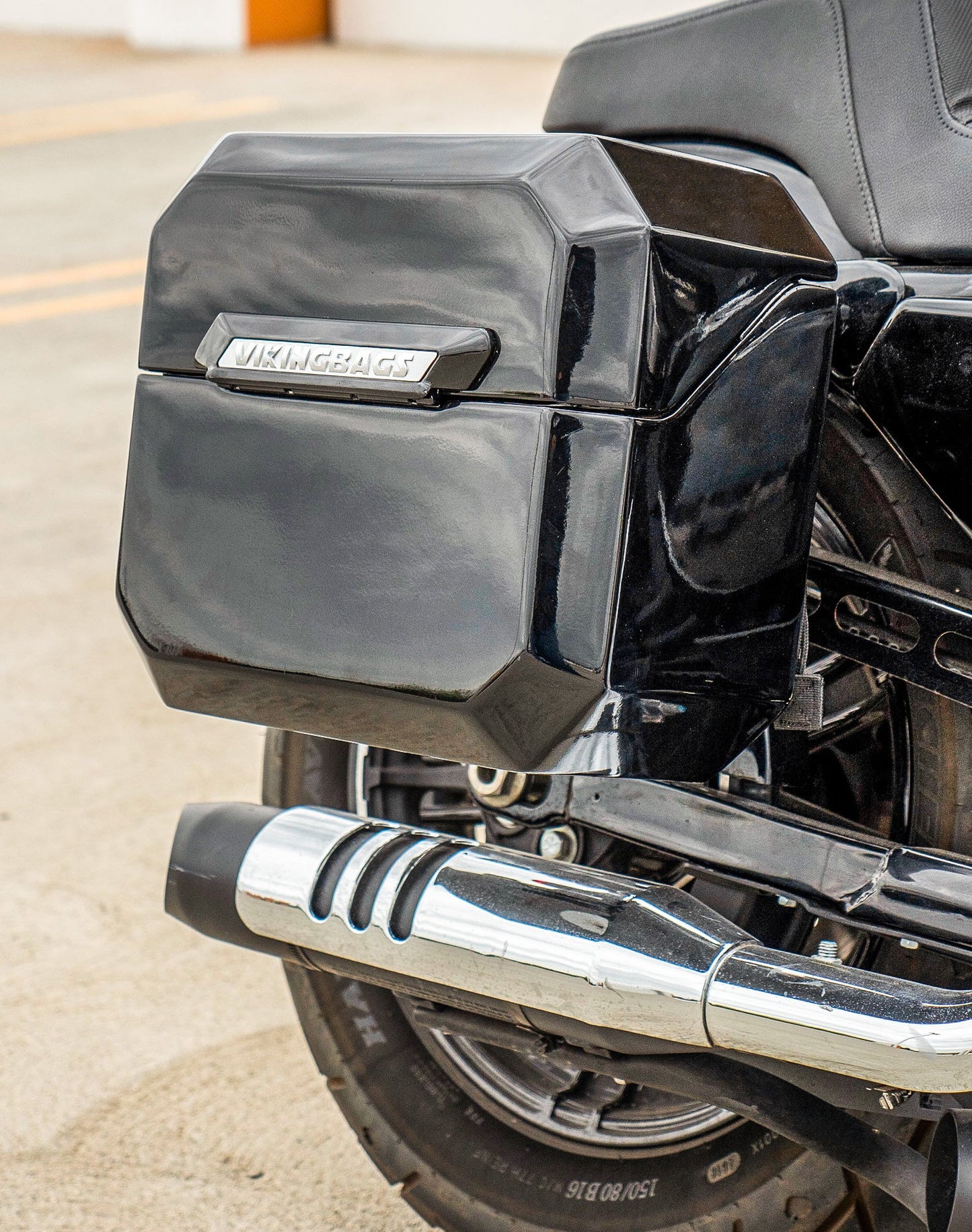 20L - Outlaw Quick-Mount Small Harley Sportster 1200 Custom XL1200C Painted Hard Alforjas