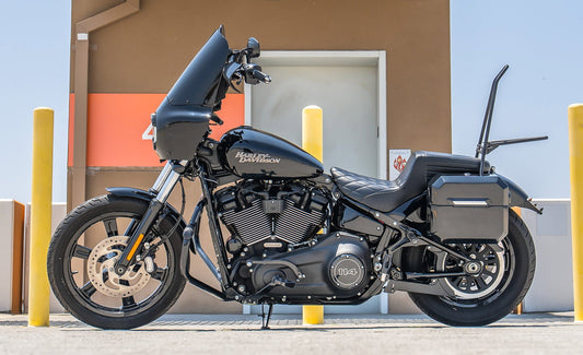 20L - Outlaw Quick-Mount Small Harley Softail Street Bob Painted Hard Alforjas