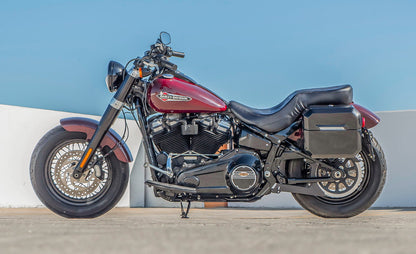 20L - Outlaw Quick-Mount Small Harley Softail Standard FXST Painted Hard Alforjas