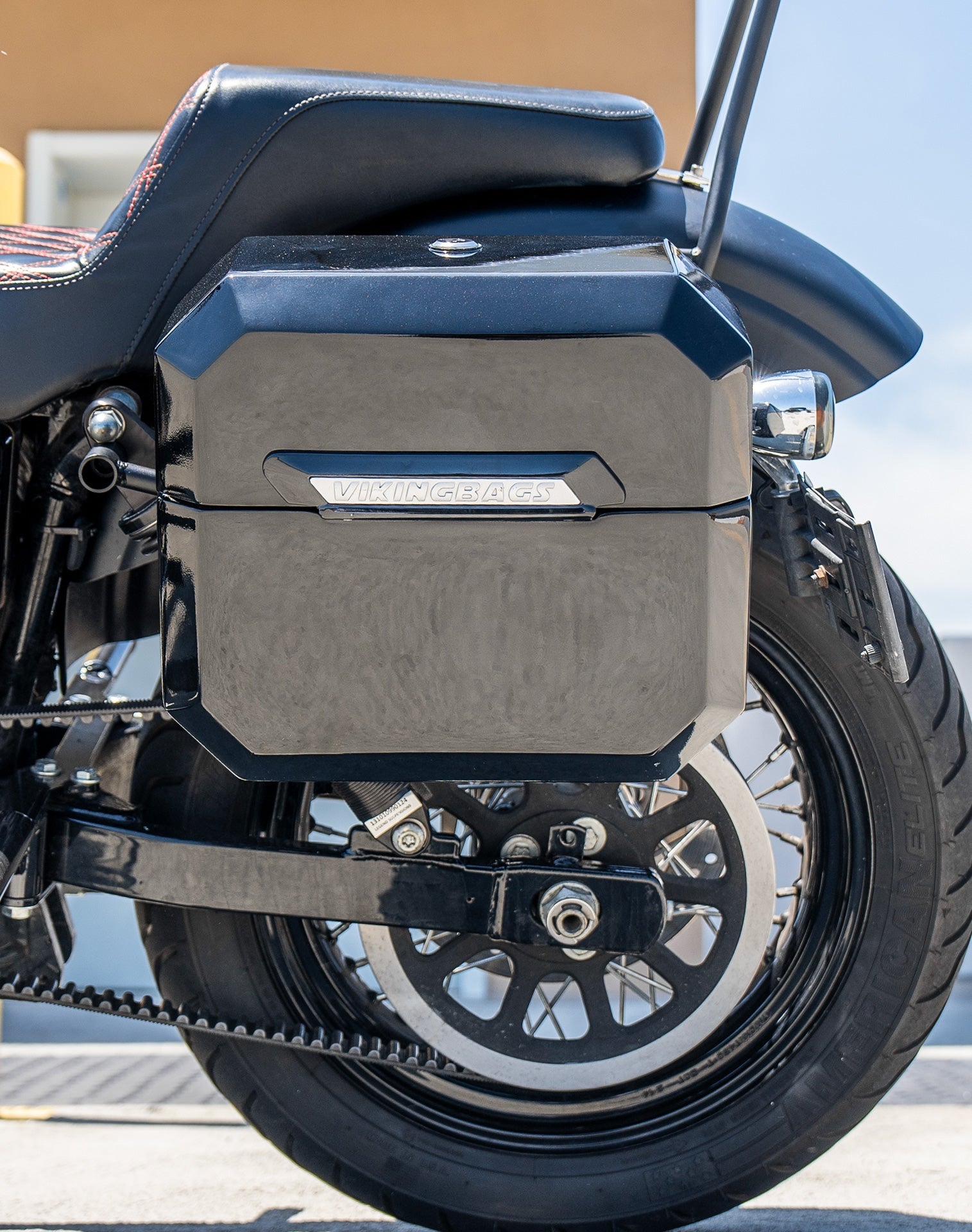 20L - Outlaw Quick-Mount Small Harley Dyna Street Bob FXDB Painted Hard Alforjas