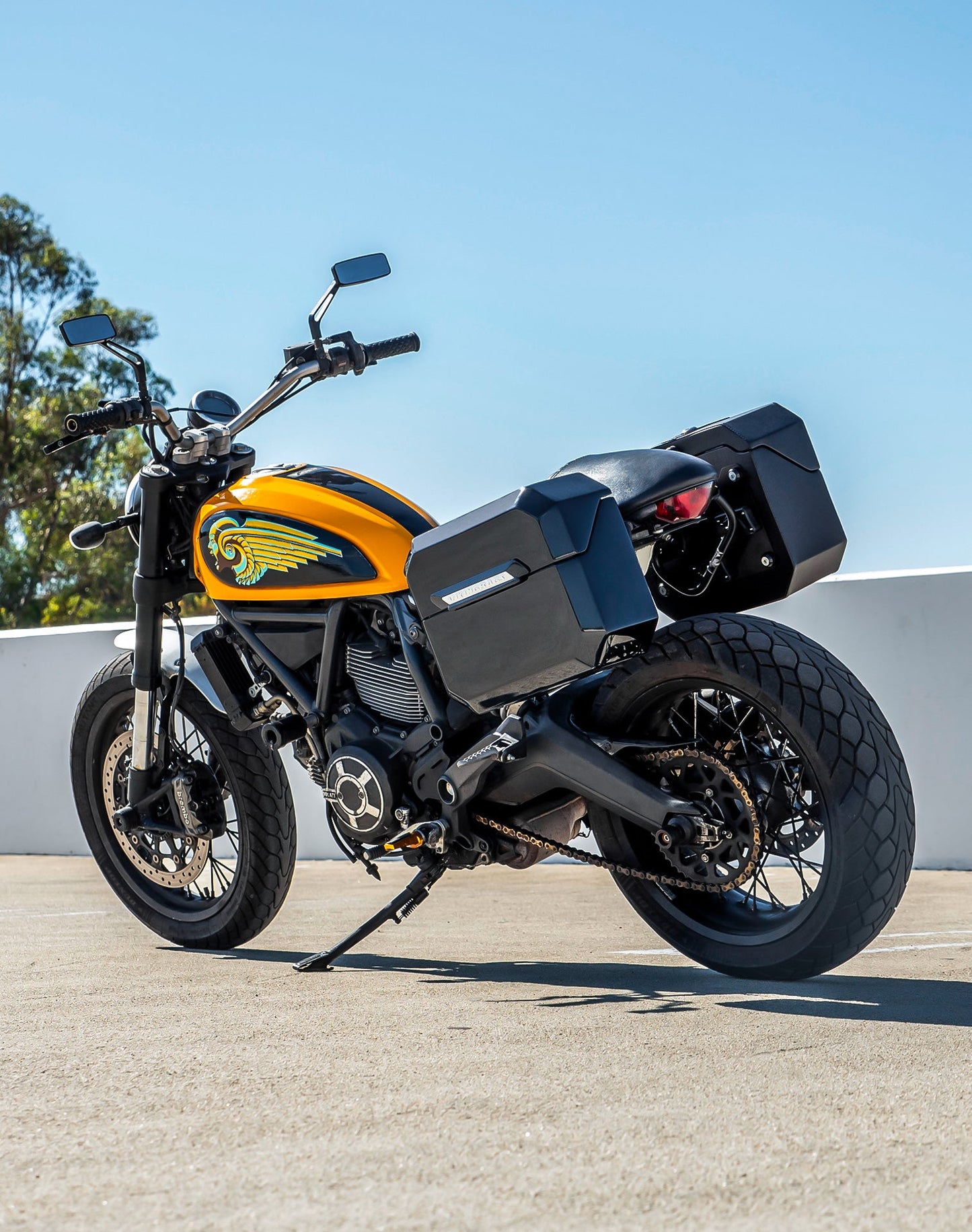 20L - Outlaw Quick-Mount Small Ducati Scrambler (2014-17) Painted Hard Alforjas