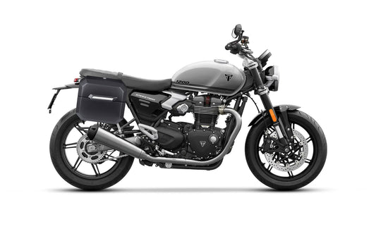 20L - Outlaw Quick-Mount Small Triumph Speed Twin 1200 Matte Hard Alforjas