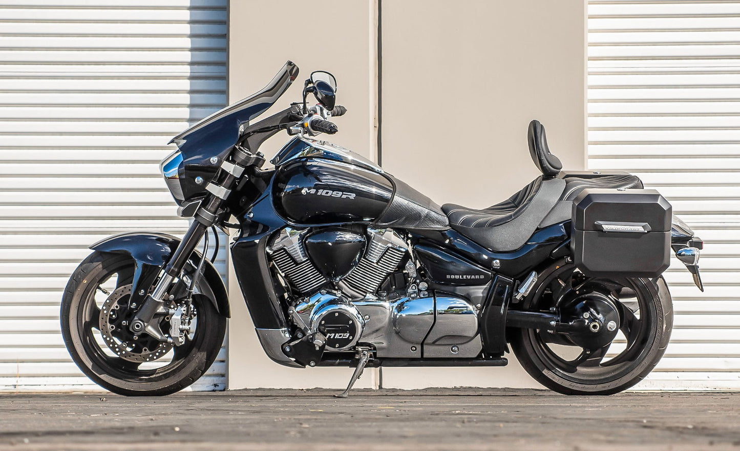 20L - Outlaw Quick-Mount Small Suzuki Boulevard M109 VZR1800 Matte Hard Alforjas