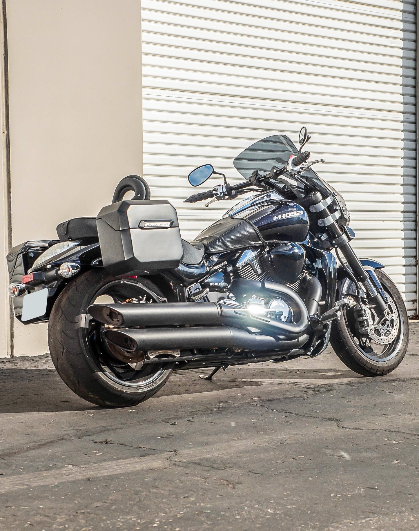 20L - Outlaw Quick-Mount Small Suzuki Boulevard M109 VZR1800 Matte Hard Alforjas
